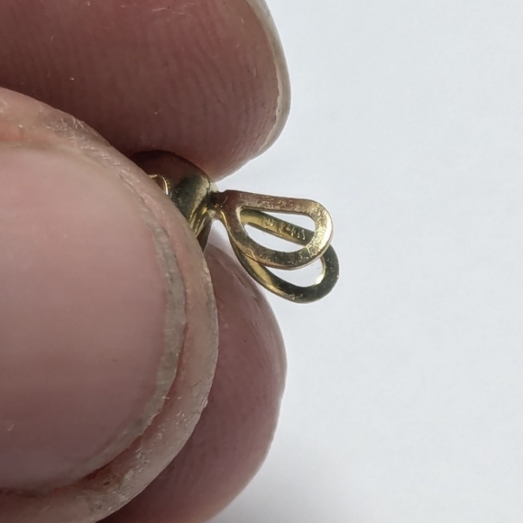 Round CZ  Solitaire Pendant 14K Yellow Gold 6MM - Picture 2 of 7